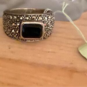 Beautiful Black onyx and genuine 925 sterling silver Marcasite Women's Ring band